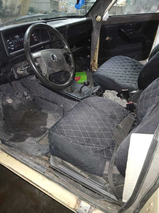 Срочно продам Ниву-Лауру!