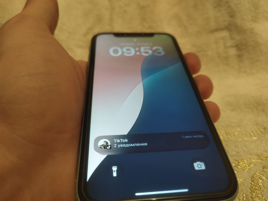 iPhone 11 в хорошем состоянии