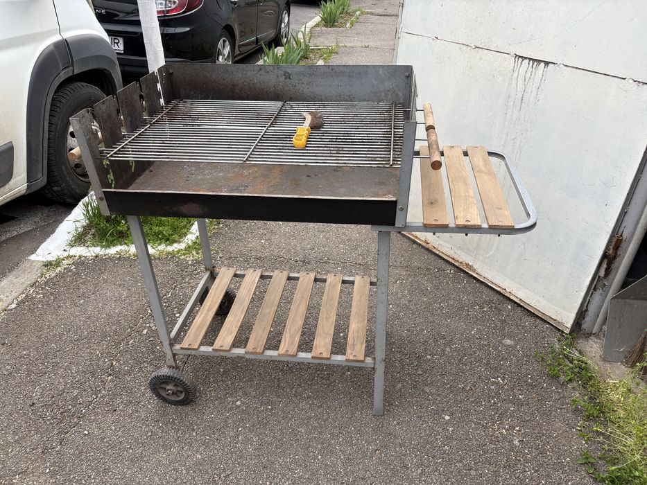 Gratar de curte cu roti, suprafata 100x75, grill dublu din inox reglabil pe inaltime