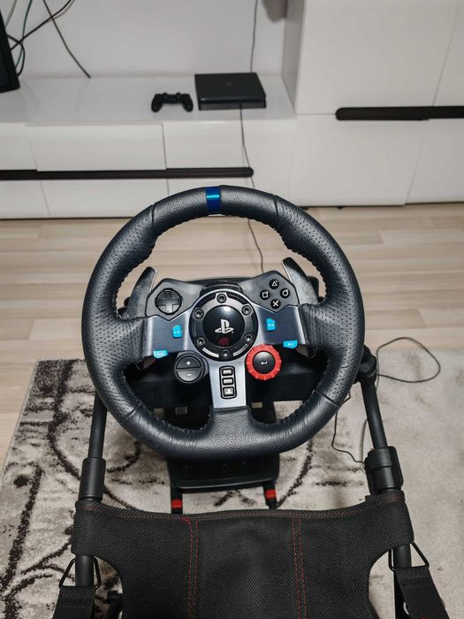 Volan Logitech Driving Force G29 + Pedalier + Scaun Cockpit Playseat