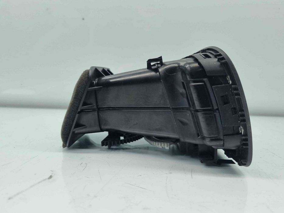 Grila aerisire dreapta Volkswagen Golf 6 (5K1) GTD [Fabr 2009-2013] 5