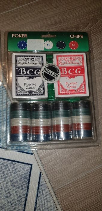 Set poker nou sigilat.