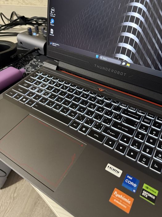 Продам игровой ноутбук Thunderobot