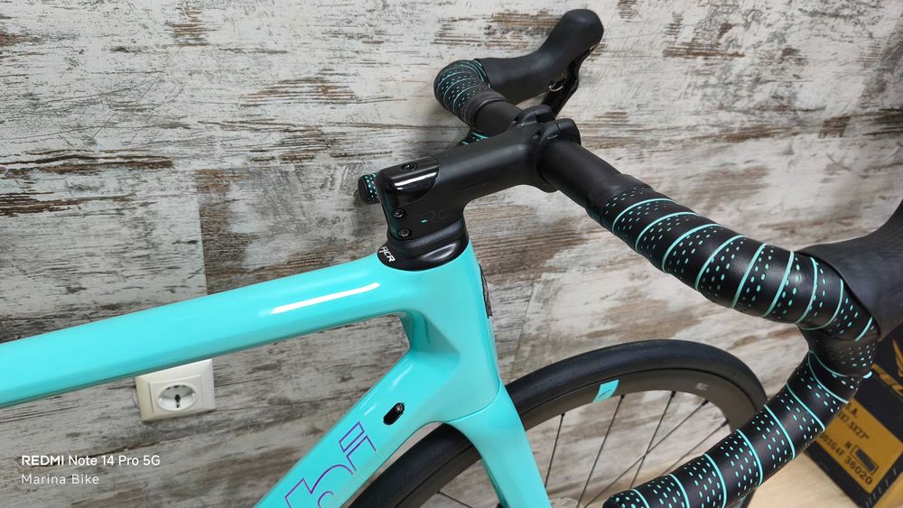 Cursiera carbon Bianchi Specialissima CV Disc Ultegra Fulcrum 400 | 57