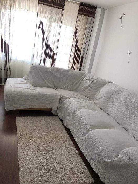 vand apartament 3 camere, decomandate in Buhusi