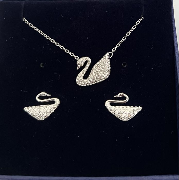 Swarovski комплект – бял лебед, огърлица и обеци