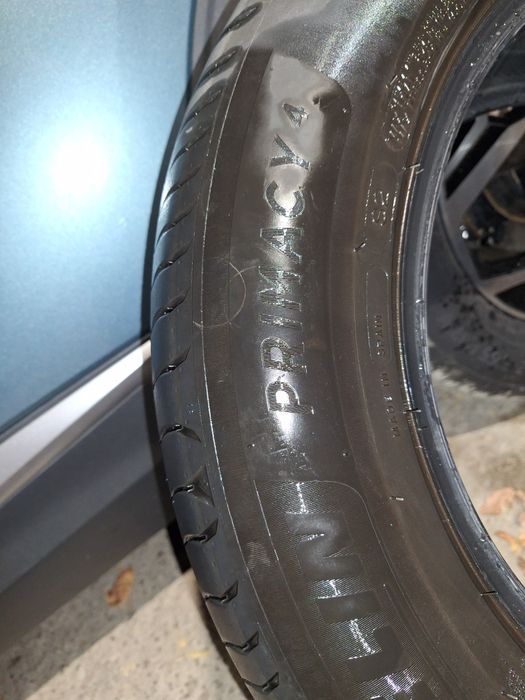Гуми 215/65 R17; Michelin 19000 km.