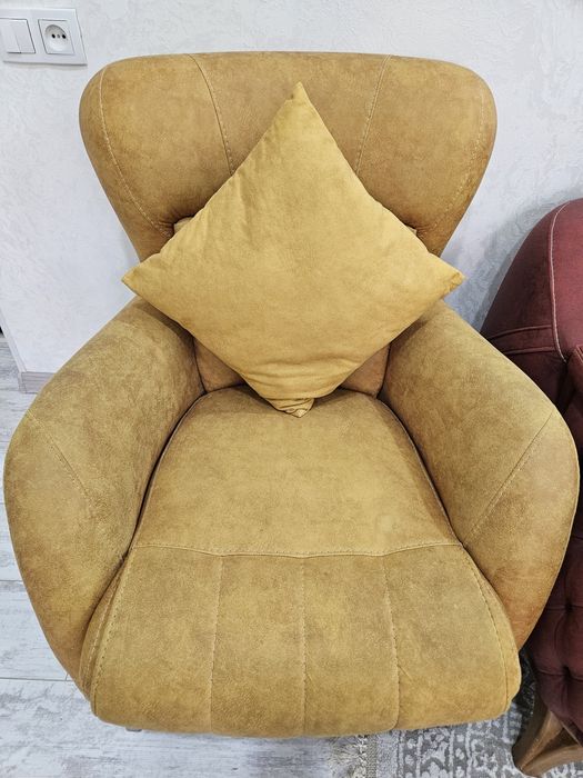 Элегантный комплект: диван + 2 кресла в отличном состоянии