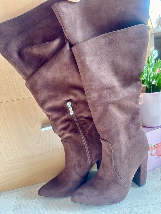 Нови велурени ботуши