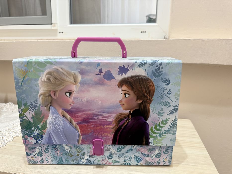 Детски куфар / кутия за играчки „Замръзналото кралство“ (Frozen)