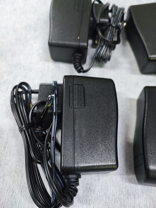 Alimentatoare 12V 1A noi – pentru camere supraveghere, routere, LED