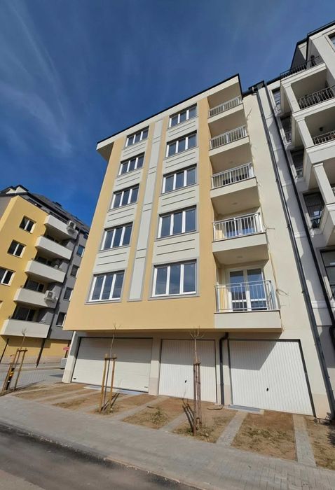 Апартмаент в Надежда