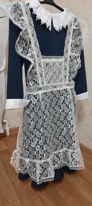 Школьное платье с фартуком