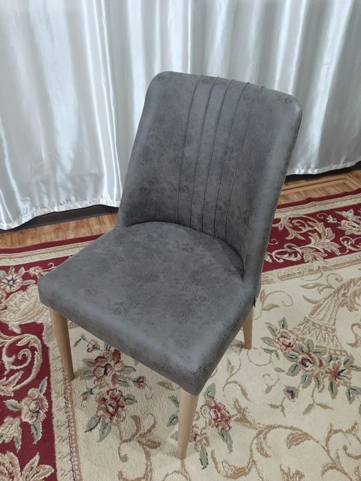 Стул 6 штук.  По 100 $