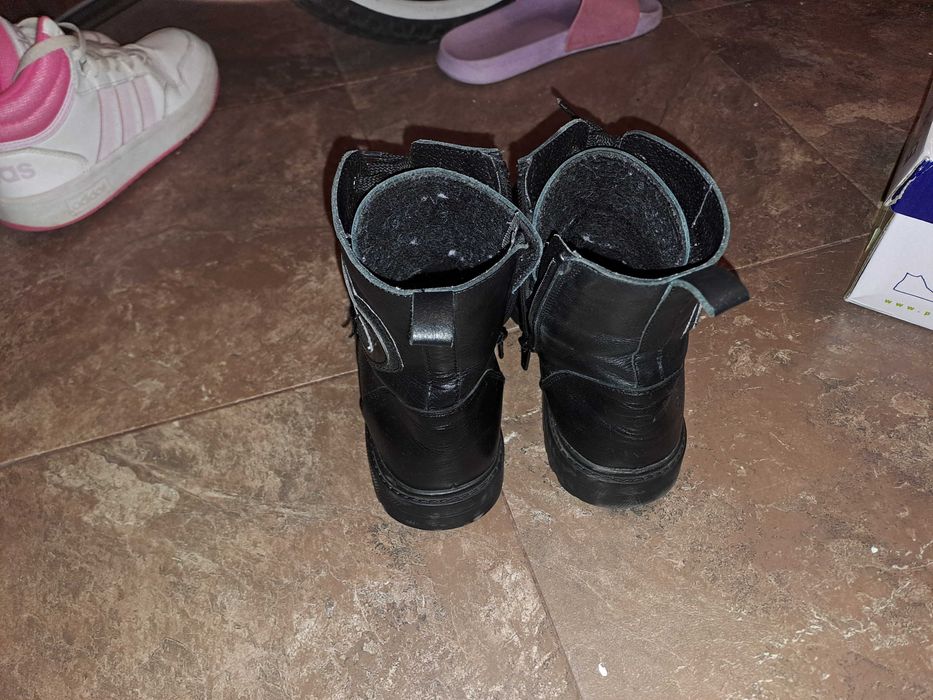 Детски боти Колев и Колев