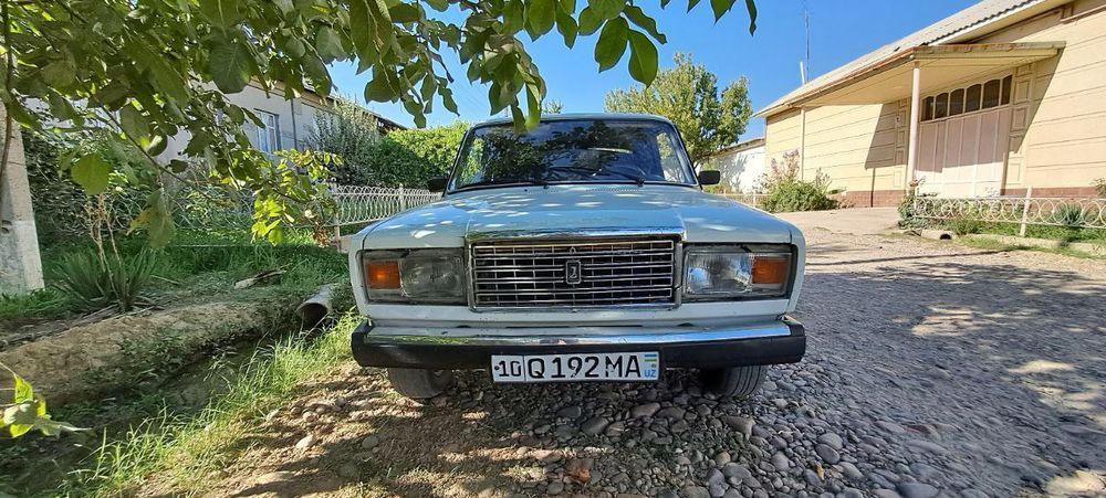 Vaz 2107 sotiladi 1988 yil gaz benzin