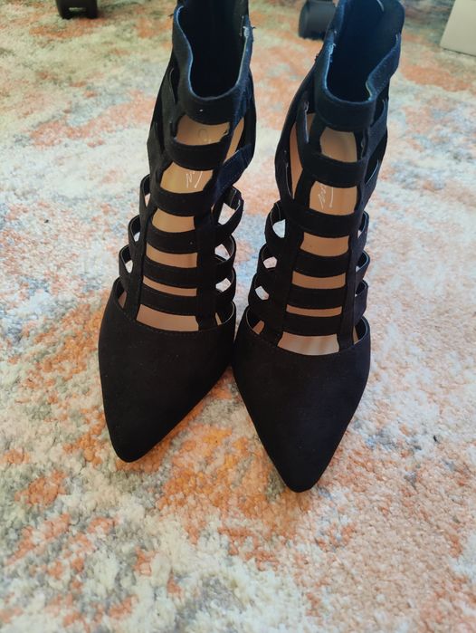 Официални обувки набук