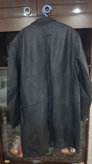 Продам кожаный мужской плащ.