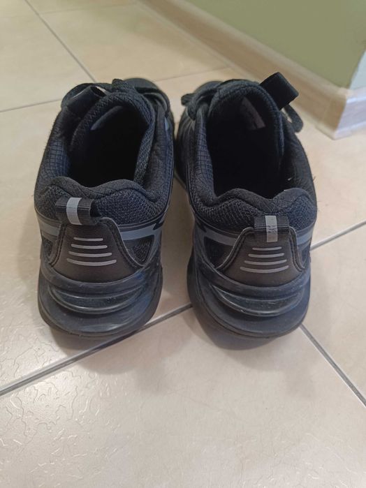 Маратонки FLAIR номер 40