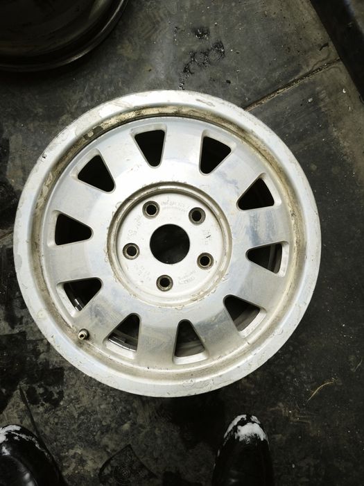 Ауди 100 А6 диск р15