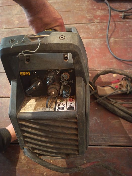 Kemppi va Esab ET 300i