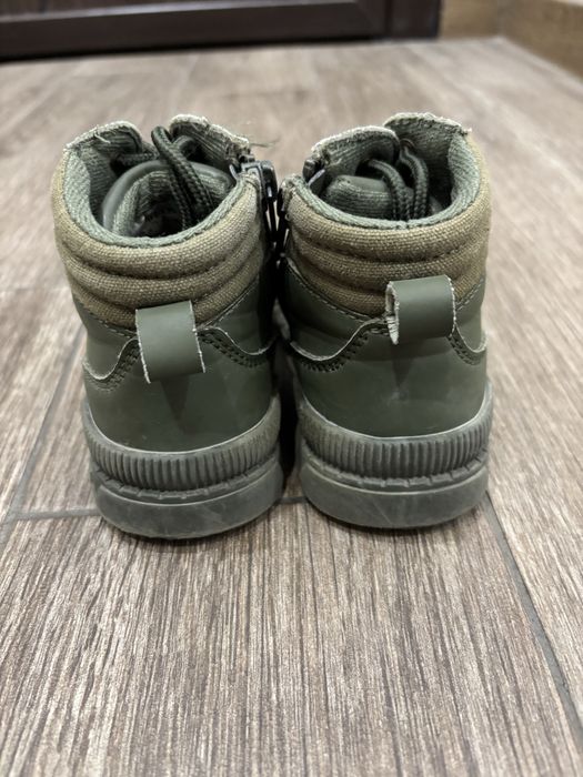 Детски боти LC Waikiki