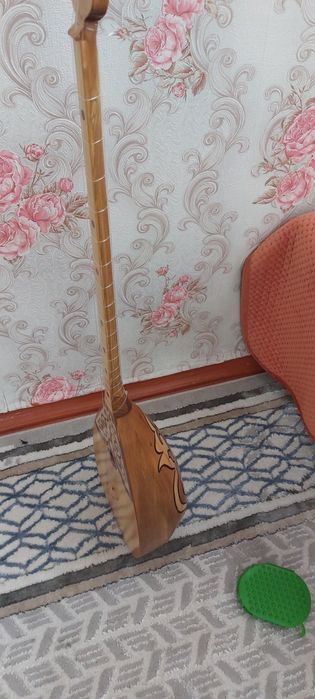 Продается домбыра с чехлом