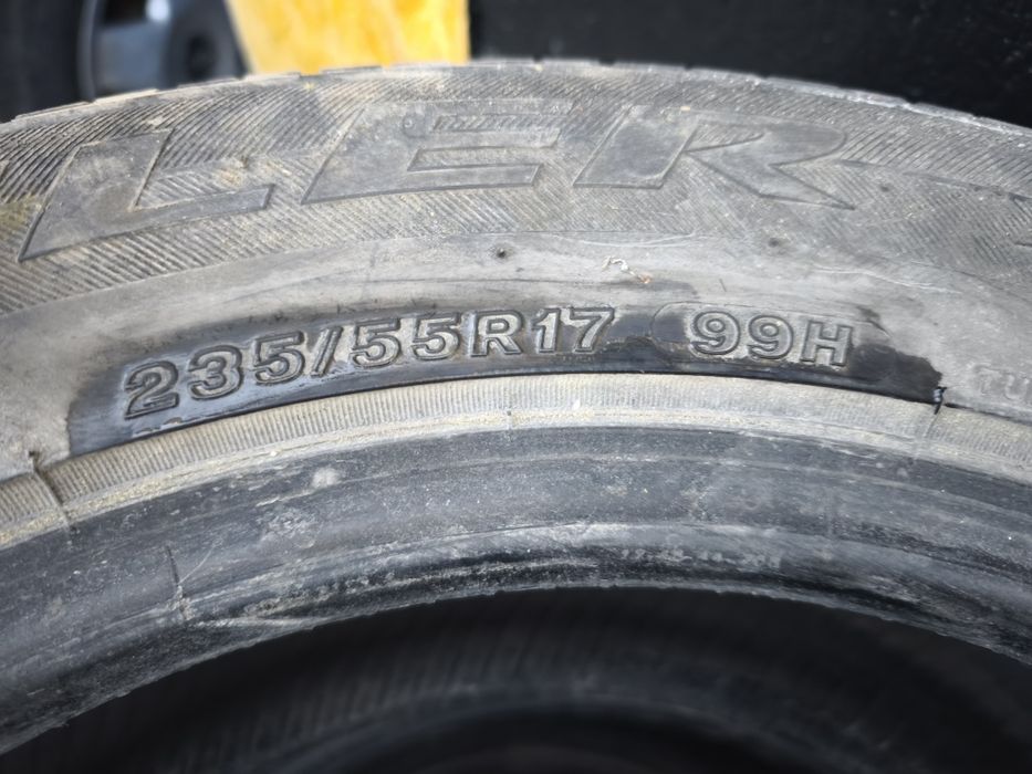 Продам летние шины 235/55/17 Bridgestone