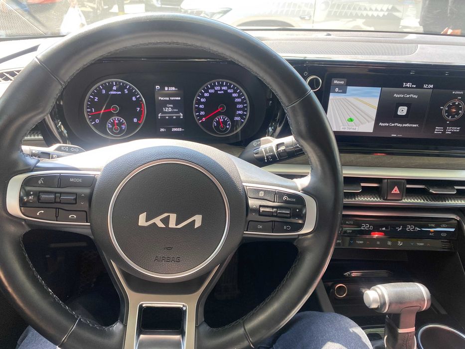 продается автомобиль KIA K-5  европейский вариант,пробег 29000 км