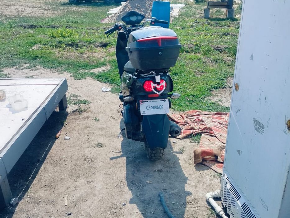 Продам скутор бумер
