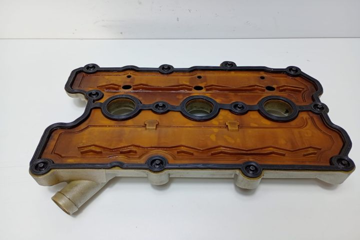 Capac culbutori 3.2 fsi 06E103472N Volkswagen VW Phaeton prima genera