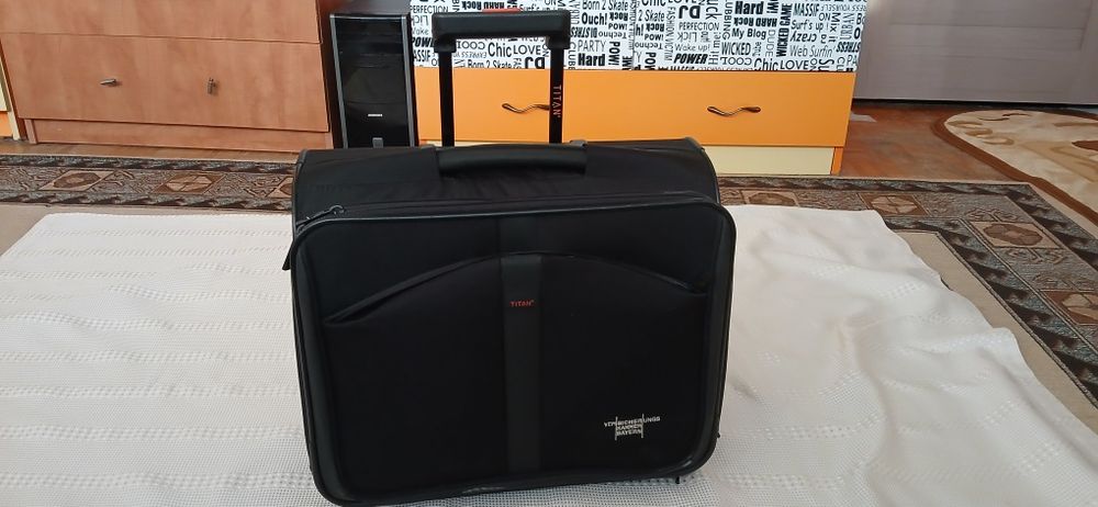 Troler  Titan cu tija extensibila