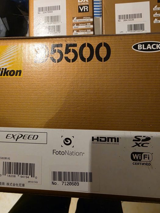 Camera foto Nikon D5500 cutie desigilata cu 2obiective 18-55 si 55-200