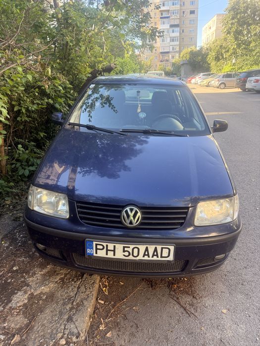 VOLKSWAGEN Polo