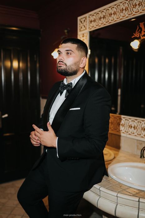 Costum Felix Ramiro Mire!