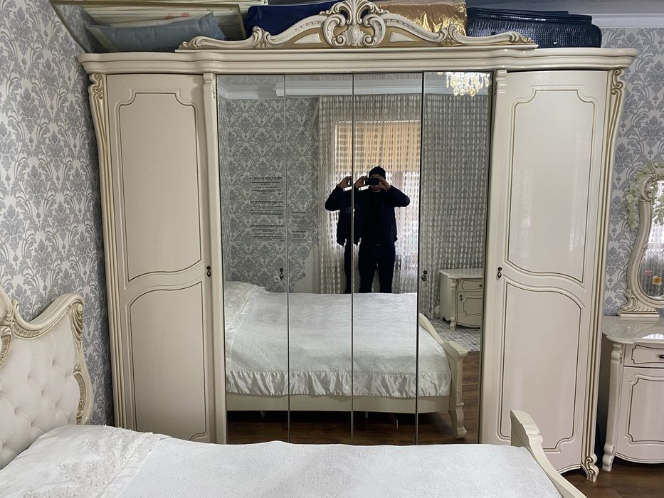 Спальный гарнитур Лорена