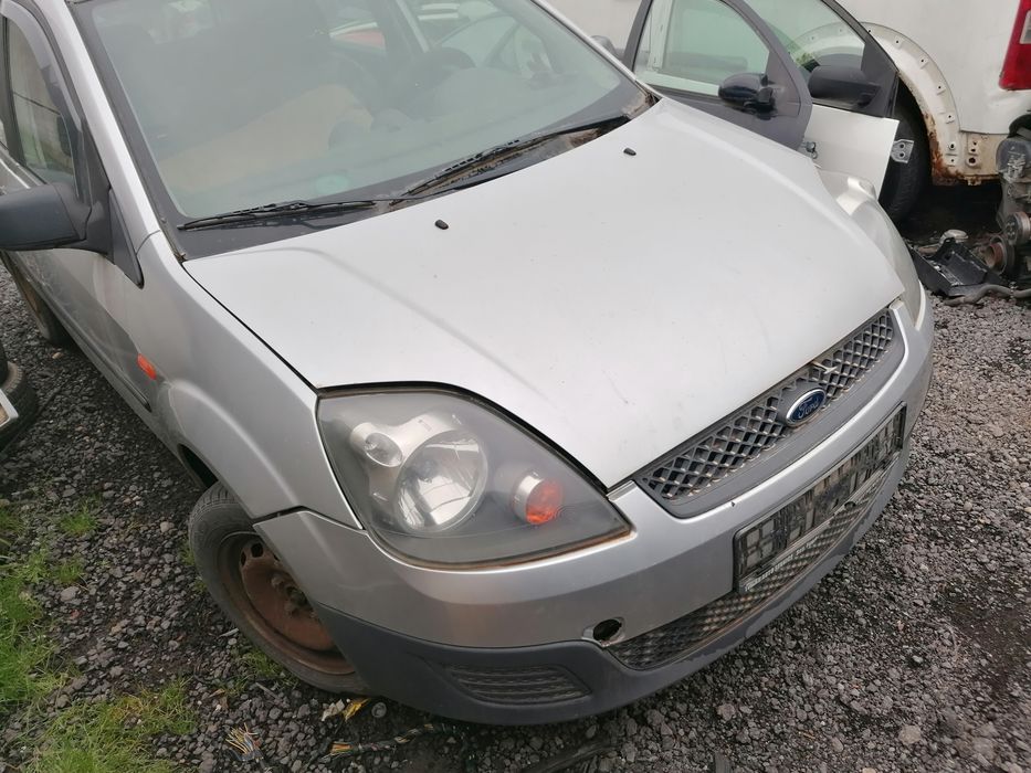 Bara fata capota usa trager aripa Ford Fiesta