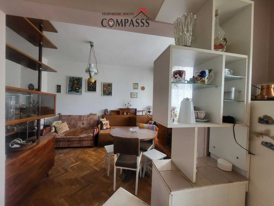 Продава се Двустаен апартамент в Добрич, Център - 67 кв.м за 1104 €/кв.м - Снимка #3