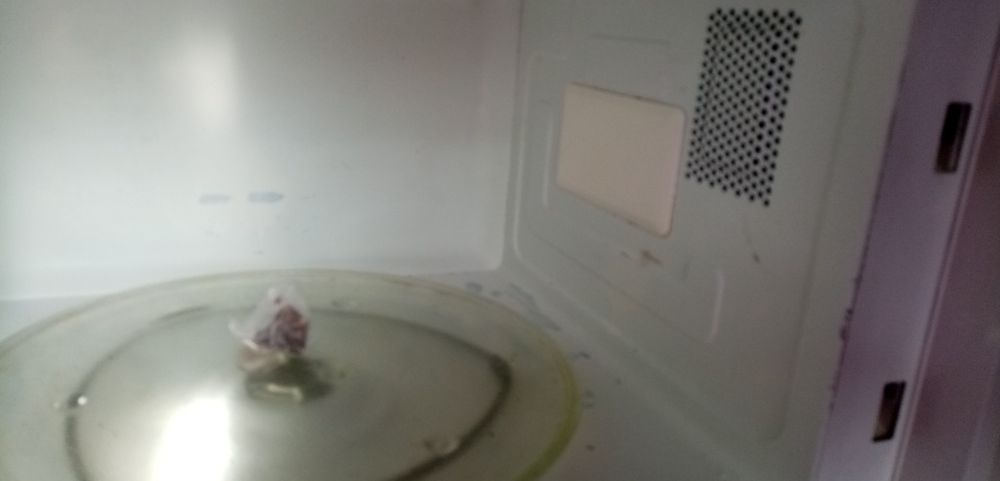 Продаю микроволновую печь бу