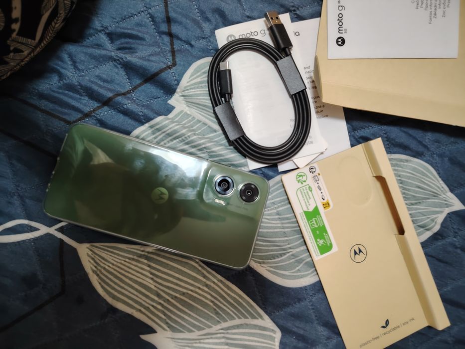 Телефон Motorola g 35 чисто нов