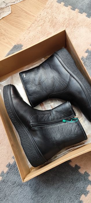 Продам кожаные сапоги