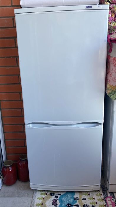 Срочно!!! Продается холодильник Атлант в отличном состочнии