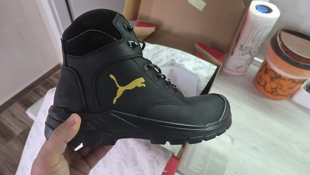 Зимни работни обувки  Пума с метално бумбе  и усилена подметка!Номер 44!