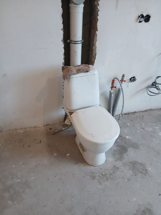 Продам унитаз и козёл.