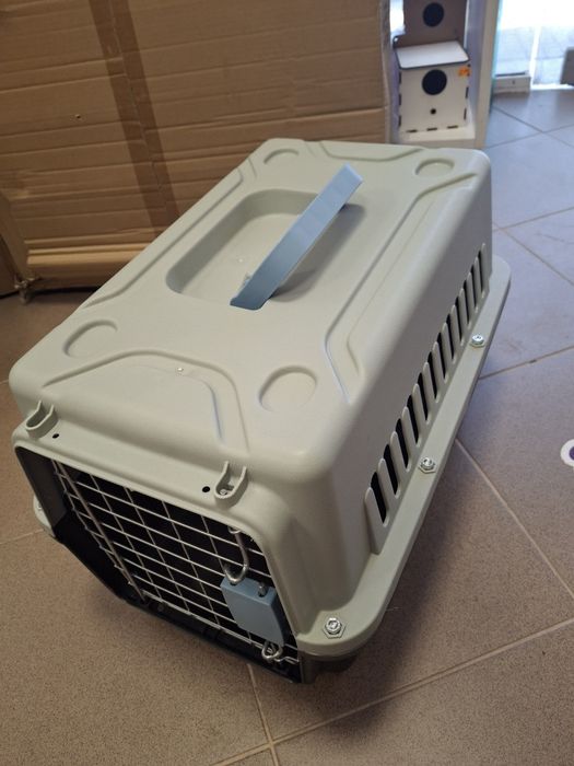 Транспортна клетка,кутия/метална врата /котка,зайче
