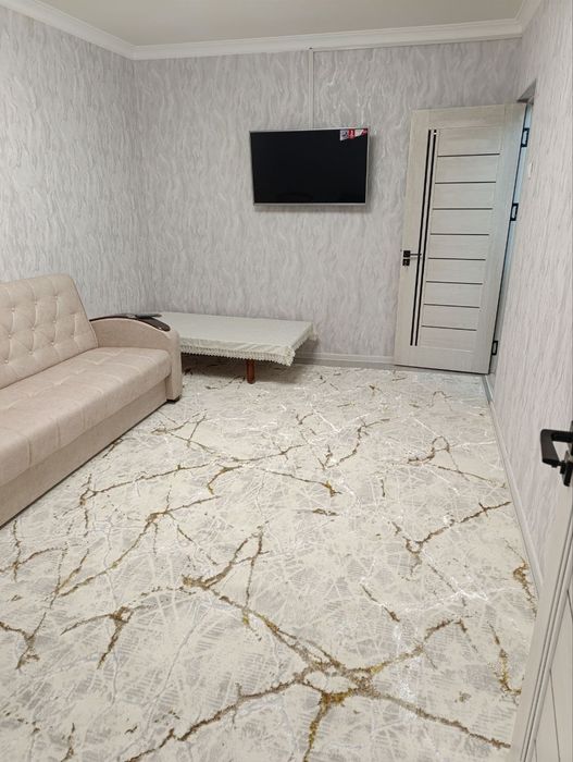 Чиланзар Г9а.  1 / 4 / 4 комнат. Кирпичный Дом. 35м2. Балкон 1,20--3.