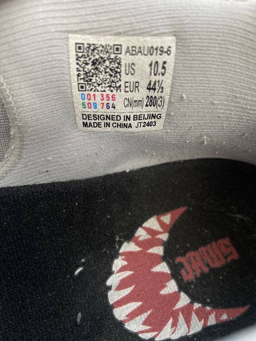 Кроссовки продам