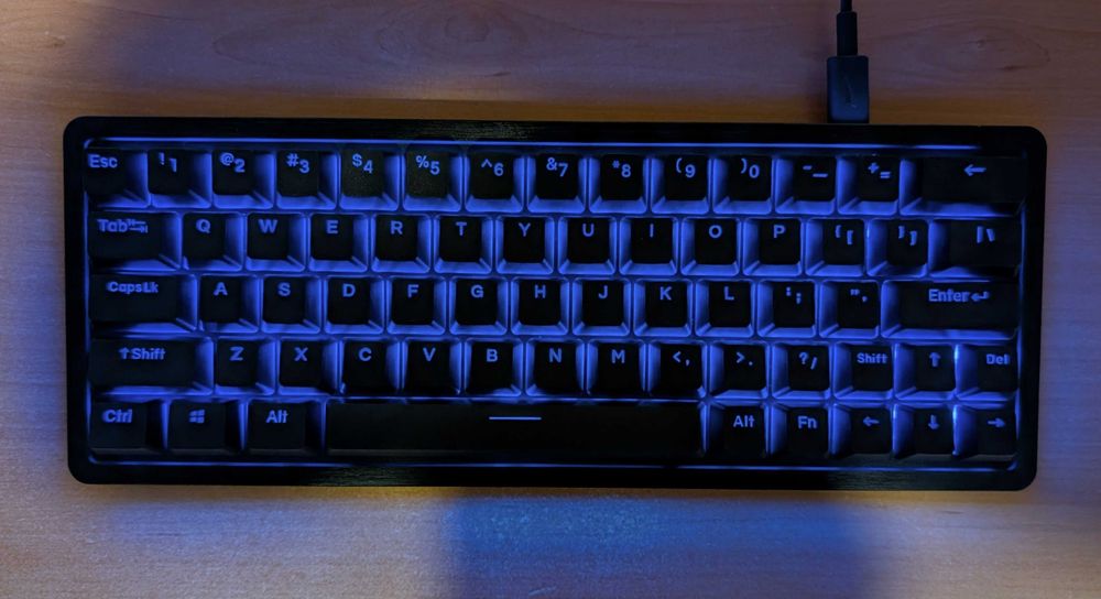 Механична клавиатура Mountain Everest 60 RGB с Linear 45 Speed суичове