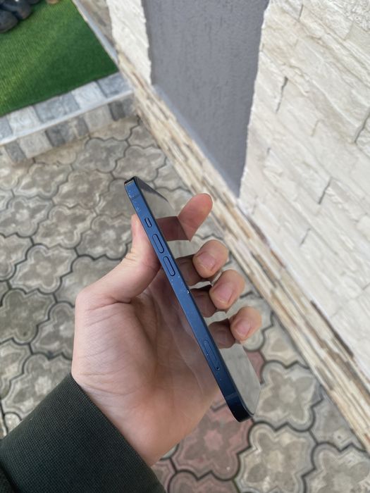 Iphone 13 dark baterie 87%