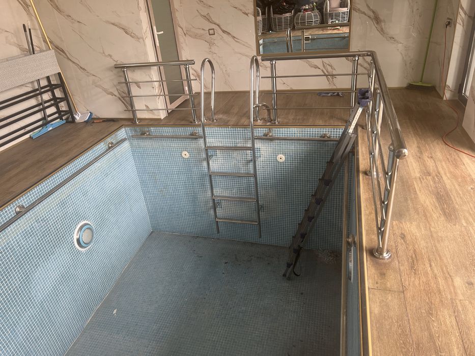 Лесница дла бассена на заказ